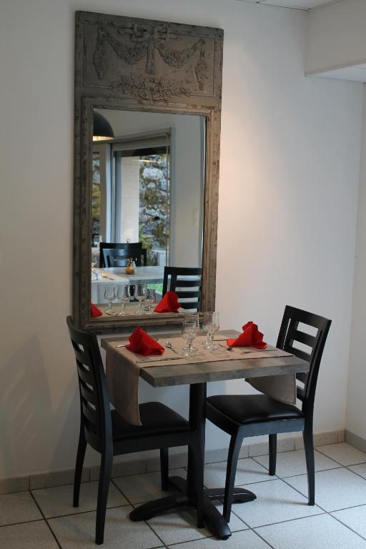 Hotel Restaurant Aux Genets D'Or Mandailles-Saint-Julien Kültér fotó